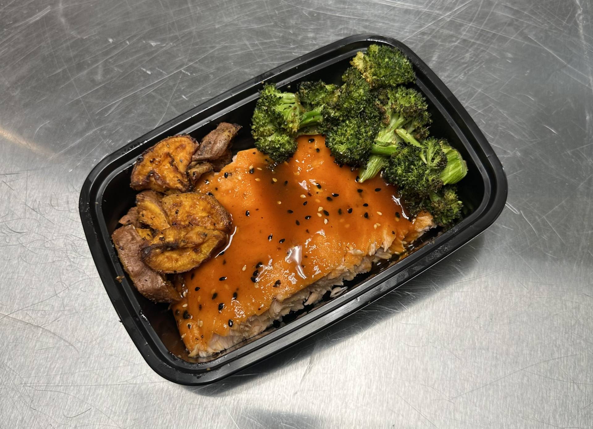 Featured Meal: Spicy Sesame Salmon Filet, Broccoli, & Sweet Potatoes